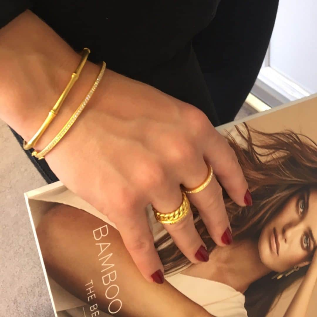 ジュリーサンドラゥさんのインスタグラム写真 - (ジュリーサンドラゥInstagram)「Summer inspiration✨ ⠀⠀⠀⠀⠀⠀⠀⠀⠀ Beautiful combo of Classic, Bamboo and Infinity styles. Show us how you style your Julie Sandlau jewelry with #myjuliesandlau ✨⠀⠀⠀⠀⠀⠀⠀⠀⠀ .⠀⠀⠀⠀⠀⠀⠀⠀⠀ .⠀⠀⠀⠀⠀⠀⠀⠀⠀ .⠀⠀⠀⠀⠀⠀⠀⠀⠀ #juliesandlau #juliesandlaujewelry #jewelry #inspiration #gold #rings #bracelet」6月16日 19時00分 - juliesandlau