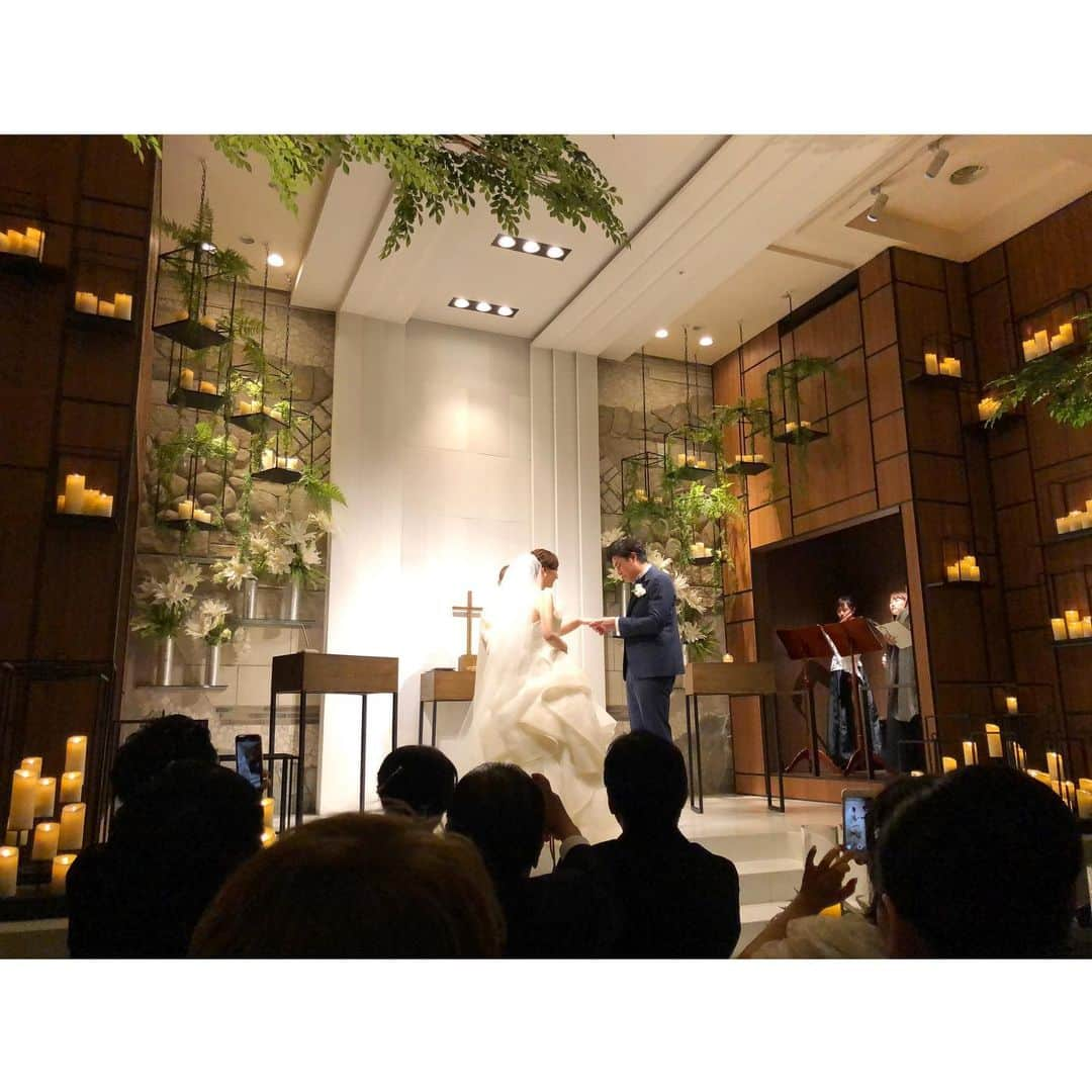 藤本真未さんのインスタグラム写真 - (藤本真未Instagram)「Happy Wedding🤵👰💍 昨日は日テレイベコン同期 りさの結婚式✨ * 挙式から披露宴まで 笑顔と涙溢れる感動いっぱいの時間でした✨ ご家族の愛がたくさん溢れるとても幸せな1日でした🥺💓💓 * それにしても美男美女☺️ ディズニーの王子様とプリンセス🤴👸❤️ * #結婚式 #披露宴 #WeddingParty #HappyWedding #おめでとう #ザストリングス表参道 #ザストリングス #NTVec #NTVec28 #日テレイベコン #28期 #同期 #Happy #Wedding」6月16日 19時32分 - manamifujimoto108