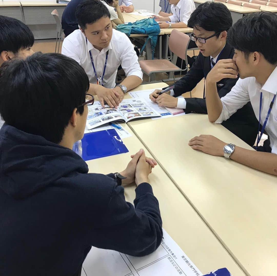 東京観光専門学校さんのインスタグラム写真 - (東京観光専門学校Instagram)「こんにちは😃🎵 本日👨‍✈️鉄道サービス学科🚃では、内定が決まった在校生から、内定獲得までの話をしてもらいました👀✨ 参加していただいた方には、企業研究の仕方📖や、就職活動の大変さ💦💦まで、リアルな話をたくさん聞いていだだきました🤗🤗 次のオープンキャンパスは 6月22日（土）&23日（日）です✈️✨ 皆様に会えるのを楽しみにしております😁😆 #東京観光専門学校 #tokan #専門学校 #専門 #ブライダル #ホテル #カフェ #鉄道 #旅行 #葬祭 #観光 #おもてなし #海外留学 #instapic #instagram #instagood #instadaily #jk #jk2 #ljk #オープンキャンパス #体験入学 #説明会 #就職活動 #飯田橋 #市ヶ谷 #AO #進路」6月16日 19時46分 - tokan_1967