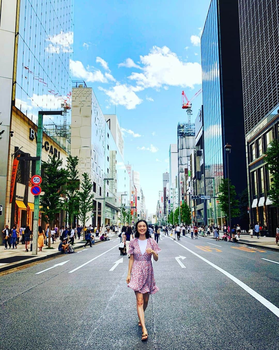 エミ・マイヤーさんのインスタグラム写真 - (エミ・マイヤーInstagram)「Ginza 歩行者天国 Sundays💕今週のライブの告知です！ 6.18 @volvo.studio.aoyama 20:00pm 7.7 @daikanyama.tsutaya 16:00pm 🔜🔜🔜 7/7(日) 七夕の日に代官山 蔦屋書店(代官山 T-SITE)でインストア・ライヴを開催します！  @代官山 蔦屋書店 ３号館２階イベントスペース 開場15:30 開演16:00 ＊観覧は無料ですが、イベント参加券が必要となります。6/15 am9:00より代官山 蔦屋書店、音楽フロア店頭、またはお電話にてイベント参加券のご予約を開始します。 ＊サイン会：代官山 蔦屋書店店頭にてエミ・マイヤー「Wings」をご購入の方にライブ・イベント終了後にサイン会を実施いたします。 ＊「Wings」発売日の6/12は音楽フロアが改装中です。6/15のオープンまでCDの販売、予約とも行なっておりませんので、ご注意ください。 ■お問い合わせ 代官山　蔦屋書店　[TEL] 03－3770―2525 • • • • • • • • • • #歩行者天国#銀座#ginza#pedestriansunday #七夕 #tanabata#volvostudioaoyama#ボルボスタジオ青山 #ボルボ#volvo#tsutaya#蔦屋#代官山蔦屋書店」6月16日 19時55分 - emimeyer