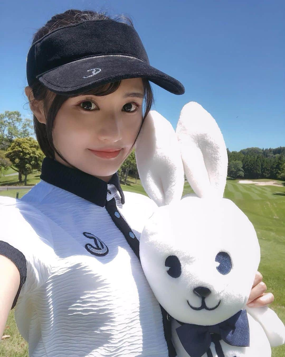 中村奏絵さんのインスタグラム写真 - (中村奏絵Instagram)「今日も行ってきました⛳️ ✨ゴルフ難しいけど楽しい😂💓上手になりたいな🐰練習頑張ろうっ🏌️‍♀️ #ゴルフ #ゴルフ女子 #ゴルフコーデ #callaway #jackbunny #golf #キャロウェイ #ジャックバニー」6月16日 19時55分 - kanikanikanii