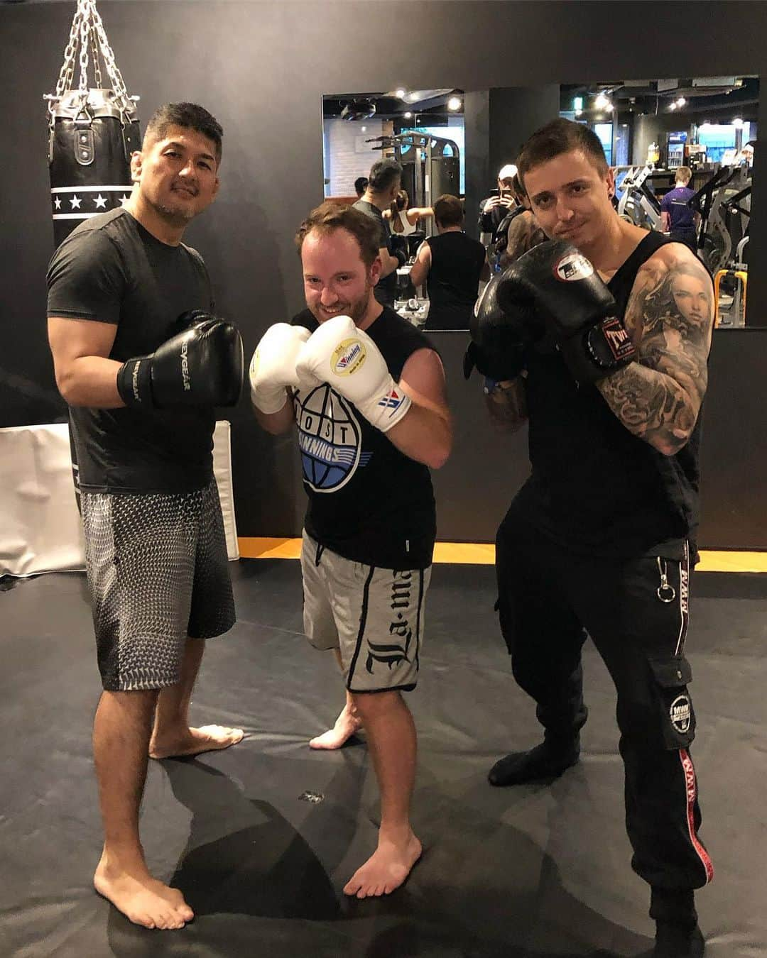 Blasterjaxxさんのインスタグラム写真 - (BlasterjaxxInstagram)「We had such an incredible training with retired UFC fighter Katsuhisa Fujii!! Thanks for everything @fujii0815 @ogrtokyo #MMA」6月16日 20時01分 - blasterjaxx