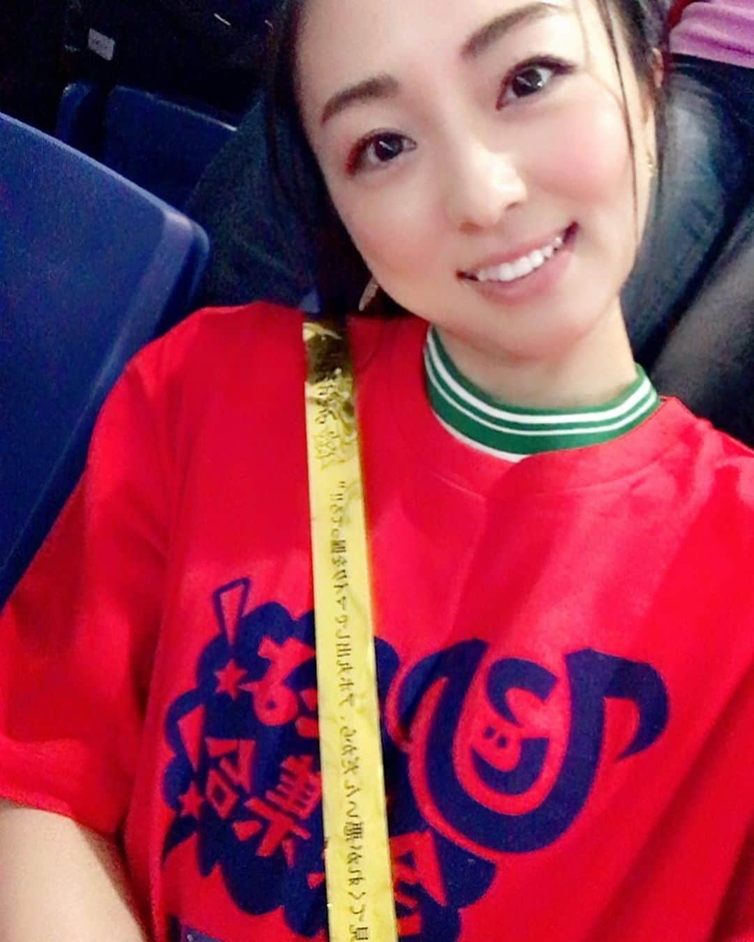 祥子さんのインスタグラム写真 - (祥子Instagram)「🎤 「サザンオールスターズLIVE TOUR 2019」 行ってきましたー😍‼️ 初めての参戦✨ : とりあえず一言。 【サザンオールスターズ…最高です】 最高過ぎで鳥肌立ちの感動もんでした✨ 今年で結成40thを迎えられたサザンオールスターズ！！ まだまだ…まだまだ観続けていきたい‼️ 聴き続けていきたい‼️ : 次開催されるLiveも絶対行きたいなぁ✨ #サザンオールスターズ #サザンオールスターズ40周年 #サザンオールスターズlivetour2019 #southernallstars #40th #anniversary #live #最高 #鳥肌 #興奮 #大興奮 #happy #希望の轍 #真夏の果実 #彩aja #好き #感動 #ありがとう」6月16日 20時12分 - sho_ko.0413