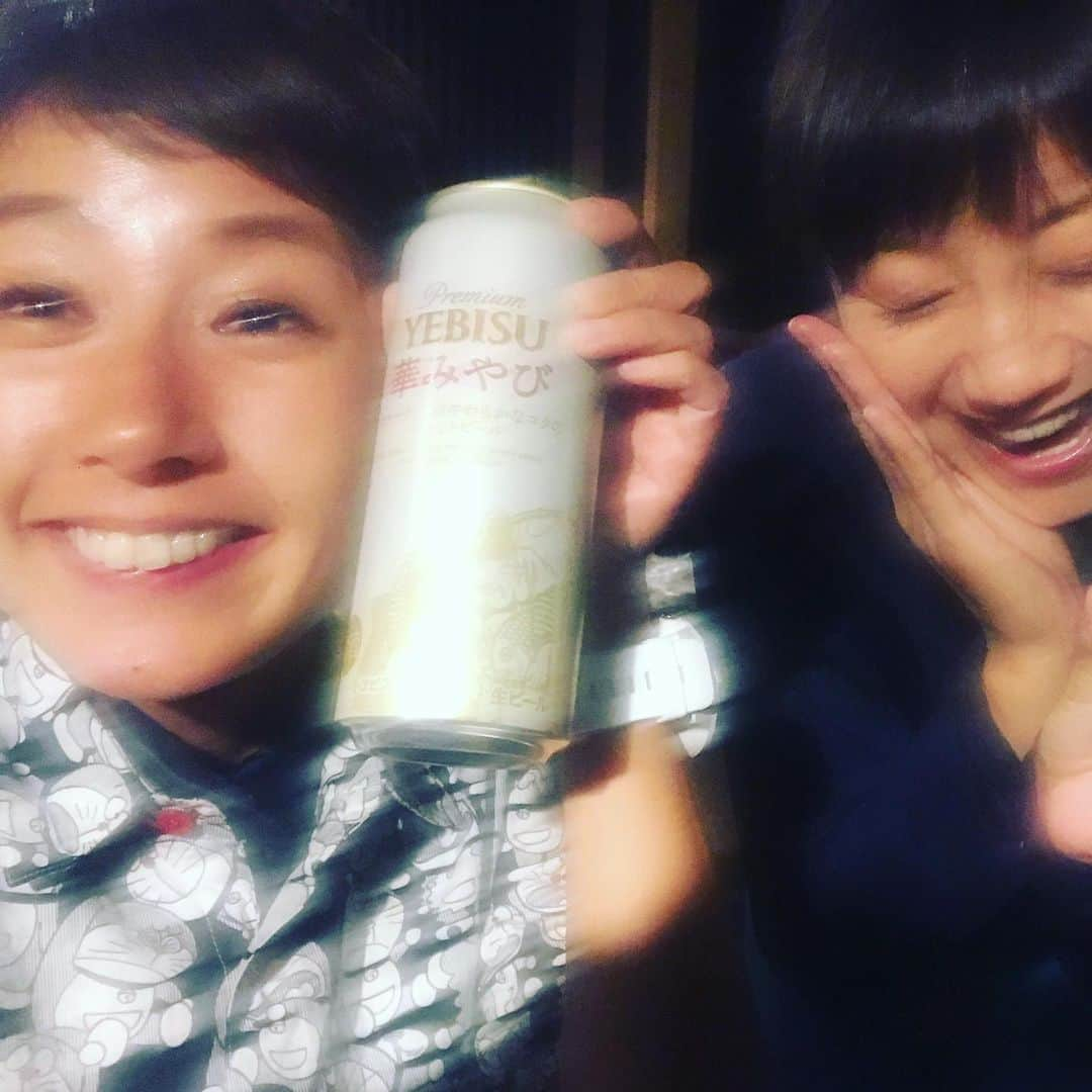 福島和可菜さんのインスタグラム写真 - (福島和可菜Instagram)「今日は色々を終えて、 ちゃん舞と乾杯✨🍺✨ #毎日ビール #毎日お酒 #禁酒なし #休肝日なし #ビールは私を幸せにする #写真 #ブレてる #笑 #ガソリン #パワー #beer #肉 #美味 #🍺 #🍖 #ちゃん舞 #舞ちゃん #sister #evisu  #華みやび #ぅめー」6月16日 20時24分 - fukushimawakana