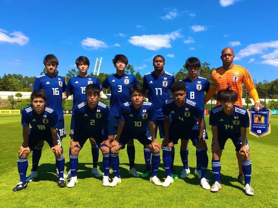 小久保玲央ブライアンのインスタグラム：「ポルトガル遠征が終わりました。 結果は一勝もできず悔しい形で終わりましたが、この悔しさを来シーズンに繋げていきたいと思います。 応援ありがとうございました。 #シーズン終了 #来シーズン #よろしくお願いします」