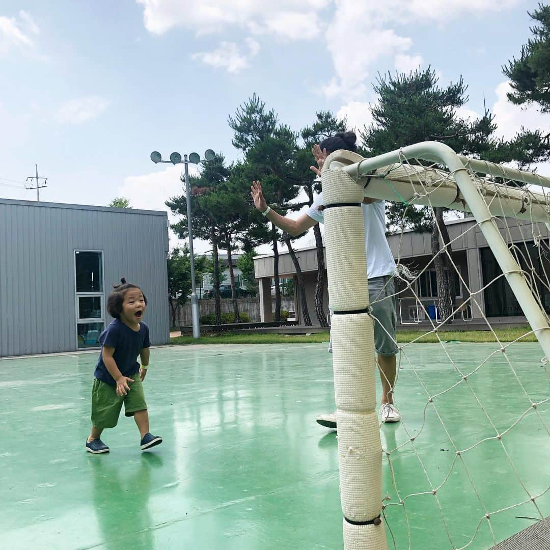 高木りなさんのインスタグラム写真 - (高木りなInstagram)「Happy father's day!!💙 毎日お仕事忙しいのに、週末の度にやんちゃ息子と目一杯遊んでくれて本当にありがとう。 매일매일 일 땜에 바쁜데 주말마다 에너지 넘치는 아들과 열심히 놀아줘서 정말로 고마워!  @jaeyoonc . #happyfathersday #fathersday #fatherhood #fatherandson #iloveyou #父の日 #いつもありがとう #아빠의날 #항상고마워」6月16日 20時44分 - rinasvoyage