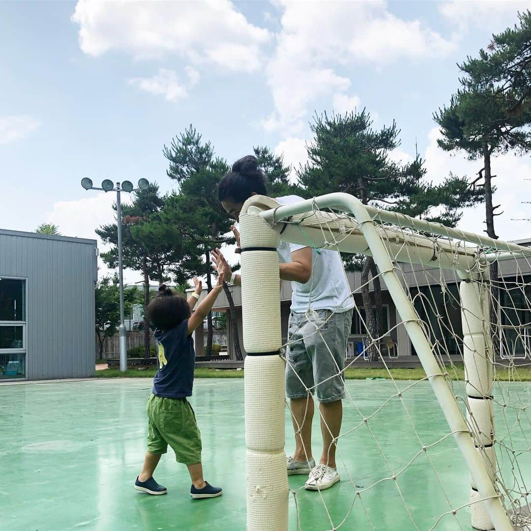 高木りなさんのインスタグラム写真 - (高木りなInstagram)「Happy father's day!!💙 毎日お仕事忙しいのに、週末の度にやんちゃ息子と目一杯遊んでくれて本当にありがとう。 매일매일 일 땜에 바쁜데 주말마다 에너지 넘치는 아들과 열심히 놀아줘서 정말로 고마워!  @jaeyoonc . #happyfathersday #fathersday #fatherhood #fatherandson #iloveyou #父の日 #いつもありがとう #아빠의날 #항상고마워」6月16日 20時44分 - rinasvoyage