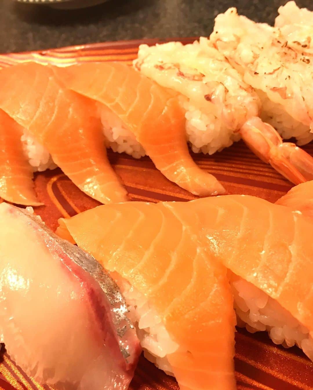 Shinnosukeさんのインスタグラム写真 - (ShinnosukeInstagram)「ウルトラスーパー寿司ふぁいやー食べ放題スペシャルDX !!🍣🔥 #寿司 #sushi #しーすー」6月16日 20時48分 - shinscapade