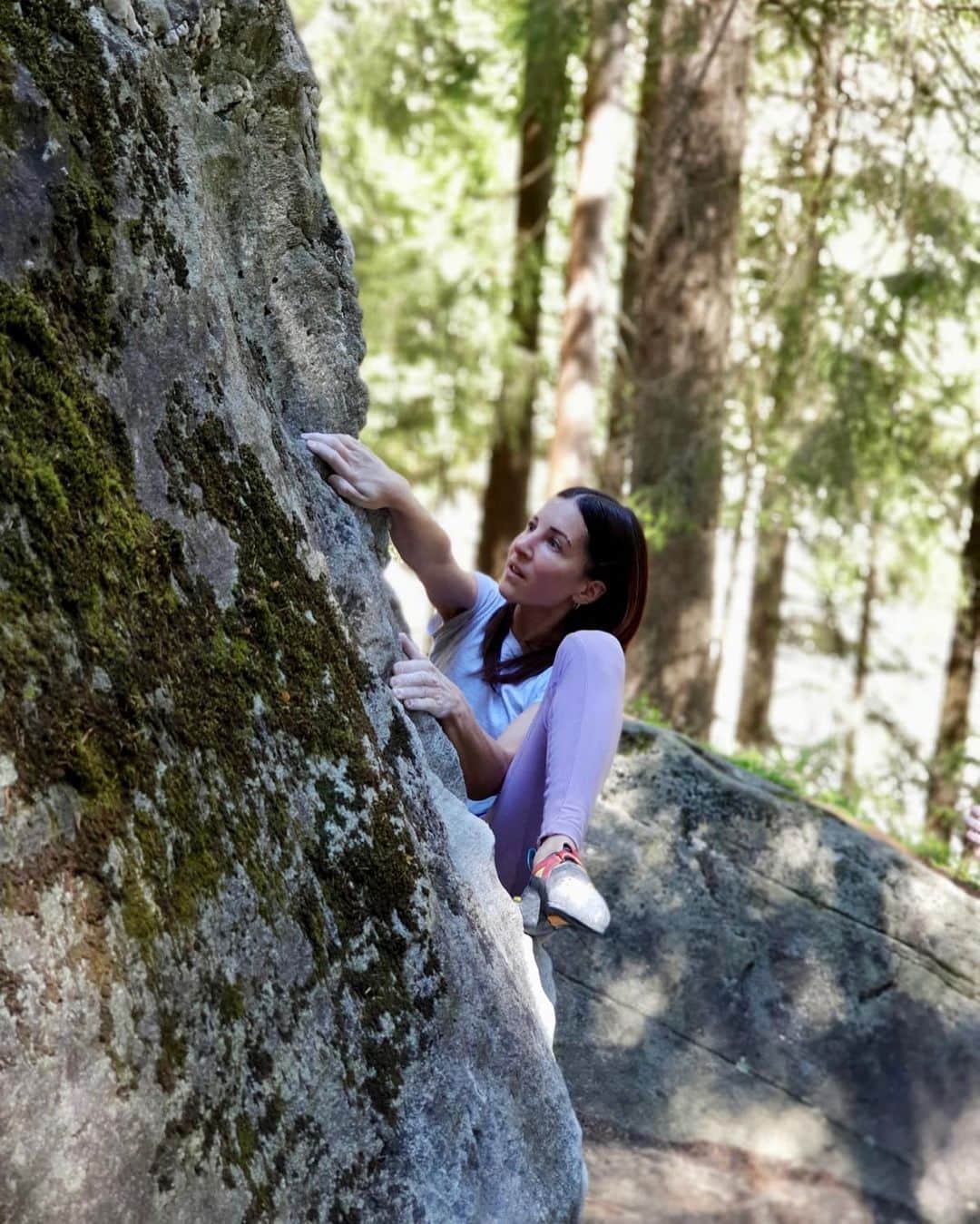 キャロライン・シノさんのインスタグラム写真 - (キャロライン・シノInstagram)「Magic Wood is not only for the mega hard boulders, you can find and enjoy a lot of nice moderates too! . . . . . . . . . . . . . . . . . . . . . . . @arkose.climbing @scarpaspa @frictionlabs @snap.climbing @crimpoilofficial #crimpoil #recoverfaster #recoverfaster #boulderinglife #magicwood #climbinggirls #climbing_lovers #climbingwomen #climbing_is_my_life #climbing_photos_of_instagram #climbingismypassion #boulderinggym #boulderingtraining #bouldering_pictures_of_instagram #girlswhoboulder #girlswhoclimb #boulderingcamefirst #bouldering_is_my_passion 📸 @lumartinez_93」6月16日 20時57分 - carosinno