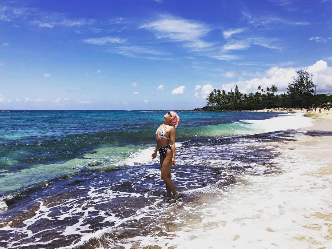 Nazukiのインスタグラム：「Hawaii North Shore🌴🏝 ウミガメ見れたよ✌🏻 やっぱ、海っていいね🤙👍 ハワイ写真たくさんありすぎて😭 思い出記録載せて行きます👏🏻 #hawaii #trip #family  #northshore #beach #ハワイ #子連れハワイ #男の子ママ」