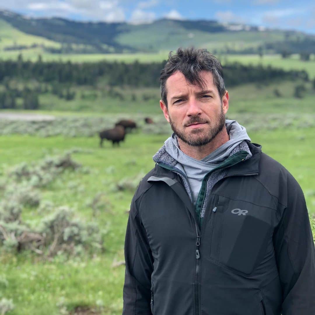 イアン・ボーエンのインスタグラム：「Spent some time in our oldest Nat’l Park #YellowStone to bring you something very special coming soon.  @yellowstonenps @paramountnetwork @yellowstone」