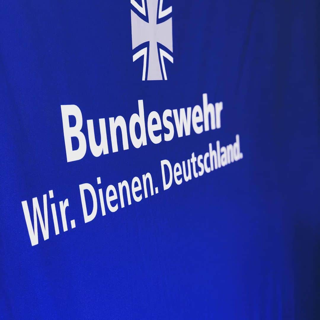 ポーリーヌ・シェーファーさんのインスタグラム写真 - (ポーリーヌ・シェーファーInstagram)「Gestern beim Tag der Bundeswehr ! 💪🏻#piupiu🔫#bundeswehr#sportfördergruppefrankenberg @bundeswehr @sportfgrp_bw_frankenberg」6月16日 21時23分 - pauline_schaefer