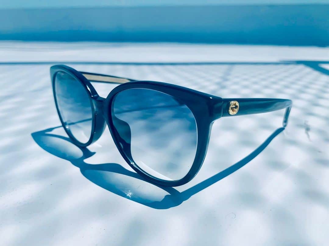 みきでりさんのインスタグラム写真 - (みきでりInstagram)「💋Gucci Shades💋 フォロワーの方が遅めの誕プレに欲しい物リストのサングラスを買ってくださった🕶🤙💙 めっちゃめちゃ可愛い…！！！ 今年めっちゃヘビロテさせちゃお🎵 ありがとうございました🥰😍💕💕 #gucci #sunglasses #欲しい物リスト」6月16日 21時36分 - mikidelicious