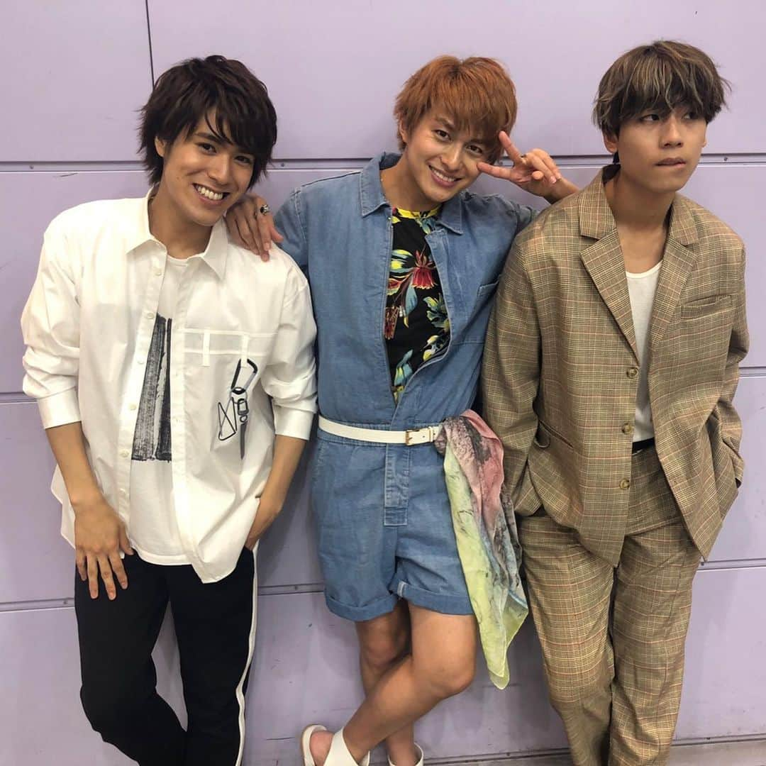 BOYS AND MENさんのインスタグラム写真 - (BOYS AND MENInstagram)「UNIVERSAL MUSIC STORE限定イベントin岐阜  最終日でした☺️ ありがとうございました！✨ #ボイメン  #頭の中のフィルム #水野勝  #田村侑久 #辻本達規 #小林豊  #本田剛文  #勇翔 #平松賢人  #土田拓海  #吉原雅斗 #空前の野球ブーム  #仲良く観てます  #一人だけ興味ない人が #ワイルドな勇翔  #よく見たらピーマン」6月16日 21時47分 - boysandmen_official