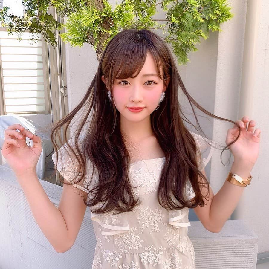 森下愛里沙(もりしたありさ) さんのインスタグラム写真 - (森下愛里沙(もりしたありさ) Instagram)「ㅤㅤㅤㅤㅤㅤㅤㅤㅤㅤㅤㅤㅤ ㅤㅤㅤㅤㅤㅤㅤㅤㅤㅤㅤㅤㅤ ㅤㅤㅤㅤㅤㅤㅤㅤㅤㅤㅤㅤㅤ ㅤㅤㅤㅤㅤㅤㅤㅤㅤㅤㅤㅤㅤ ———————— スライドしてね☞ ———————— ㅤㅤㅤㅤㅤㅤㅤㅤㅤㅤㅤㅤㅤ ㅤㅤㅤㅤㅤㅤㅤㅤㅤㅤㅤㅤㅤ ㅤㅤㅤㅤㅤㅤㅤㅤㅤㅤㅤㅤㅤ ロング復活〜✌︎ ㅤㅤㅤㅤㅤㅤㅤㅤㅤㅤㅤㅤㅤ ㅤㅤㅤㅤㅤㅤㅤㅤㅤㅤㅤㅤㅤ ㅤㅤㅤㅤㅤㅤㅤㅤㅤㅤㅤㅤㅤ ㅤㅤㅤㅤㅤㅤㅤㅤㅤㅤㅤㅤㅤ 今回も @akihirosaeki さん 毎回ありがとうございます😭💓💓 地毛に馴染んでくれてナチュラルに 髪の毛伸びて本当に感謝ですッッ ㅤㅤㅤㅤㅤㅤㅤㅤㅤㅤㅤㅤㅤ ㅤㅤㅤㅤㅤㅤㅤㅤㅤㅤㅤㅤㅤ ㅤㅤㅤㅤㅤㅤㅤㅤㅤㅤㅤㅤㅤ ㅤㅤㅤㅤㅤㅤㅤㅤㅤㅤㅤㅤㅤ ワンピースは @lissi__boutique さん👗 二の腕が気になってあまりノースリーブ 着ないのですがこれはフリルが大きくて カバーしてくれるので問題なくきれます💓 ㅤㅤㅤㅤㅤㅤㅤㅤㅤㅤㅤㅤㅤ ㅤㅤㅤㅤㅤㅤㅤㅤㅤㅤㅤㅤㅤ ㅤㅤㅤㅤㅤㅤㅤㅤㅤㅤㅤㅤㅤ ㅤㅤㅤㅤㅤㅤㅤㅤㅤㅤㅤㅤㅤ ㅤㅤㅤㅤㅤㅤㅤㅤㅤㅤㅤㅤㅤ ピアスは @furufurufruiche  さん おおぶりピアスが可愛い〜😍 ㅤㅤㅤㅤㅤㅤㅤㅤㅤㅤㅤㅤㅤ ㅤㅤㅤㅤㅤㅤㅤㅤㅤㅤㅤㅤㅤ ㅤㅤㅤㅤㅤㅤㅤㅤㅤㅤㅤㅤㅤ ㅤㅤㅤㅤㅤㅤㅤㅤㅤㅤㅤㅤㅤ 鞄は @210nouve_online さんの メッシュバケツショルダーバッグです❤︎ ㅤㅤㅤㅤㅤㅤㅤㅤㅤㅤㅤㅤㅤ ㅤㅤㅤㅤㅤㅤㅤㅤㅤㅤㅤㅤㅤ ㅤㅤㅤㅤㅤㅤㅤㅤㅤㅤㅤㅤㅤ ㅤㅤㅤㅤㅤㅤㅤㅤㅤㅤㅤㅤㅤ #シールエクステ #エクステ #ロングヘア #ロング #ヘアスタイル #ファッション #コーディネート #ワンピース #longhair #fashion #l4l #ootd #like4likes #instagood #instalike」6月16日 21時52分 - mini.ari