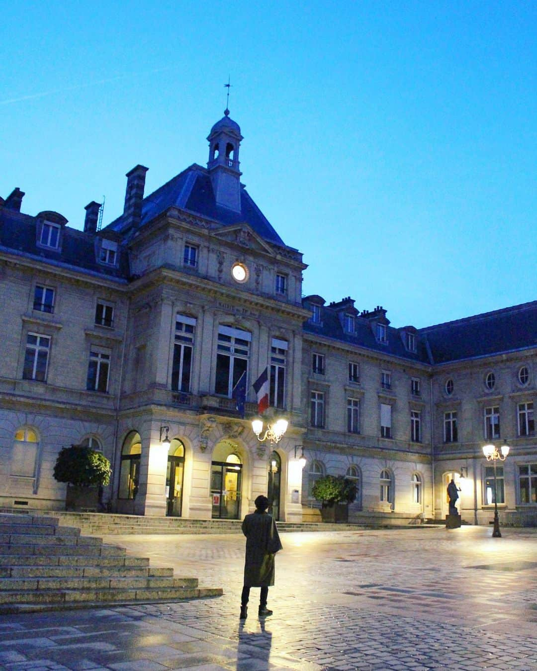 Yuya Oishiさんのインスタグラム写真 - (Yuya OishiInstagram)「夜明け前の街歩き…🚶‍♂️🌙🇫🇷﻿ ﻿ ﻿ ﻿ ﻿ #france #paris  #travelling #beautiful #travel #trip #journey #travelgram #love #happy #amazing #nightview  #instagood #art #fashion #photooftheday  #cool #traveler #walk #instatravel #travellover  #フランス #パリ #海外 #海外旅行 #旅  #旅行  #海外生活 ﻿#夜明け前 #🇫🇷」6月16日 21時56分 - yuustaglam