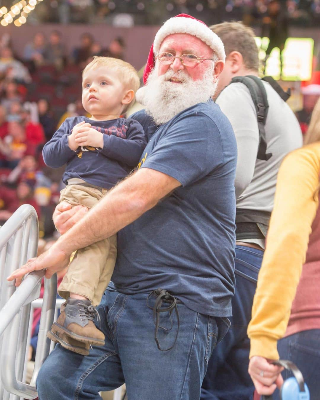 キャブスさんのインスタグラム写真 - (キャブスInstagram)「Today we’re wishing all the dads in @cavswgnation a very happy #FathersDay! Thanks for everything, dad! 💙」6月16日 22時01分 - cavs