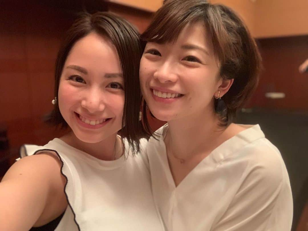 寺田有希さんのインスタグラム写真 - (寺田有希Instagram)「舞台 #推定恋愛 千秋楽終わりましたあああ！！！！ ・ ・ 4度目の出演。 いろんな想いを抱えながらも、とにかくお客様に楽しんでもらえる作品を…！と、挑んだ結果……… ・ ・ 千秋楽の終演後。 お客様がキラキラ輝いているように見えました。何か温かなものを持って帰って頂けたのなら本望です ・ ・ 素敵なメンバーだったなあ… 1人1人との写真を載せてみた(*´꒳`*) 本当に、本当に素敵で、仲間に入れて幸せでした ・ ・ プロデューサーの千代さん(@shota_chiyo )とだけ写真を撮り忘れたのは、内緒ね🤫笑笑 ・ ・ ご来場ありがとうございました！ とりあえず打ち上がってきます！！ ・ ・ #舞台 #千秋楽 #ご来場ありがとうございました #寺田有希 #teradayuki」6月16日 22時02分 - terada_yuki