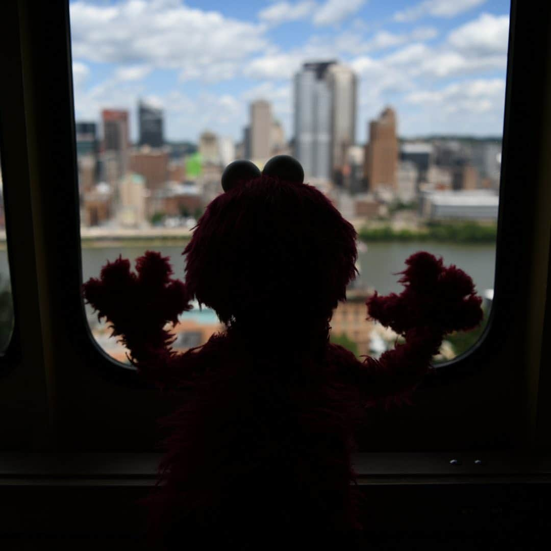 セサミストリートさんのインスタグラム写真 - (セサミストリートInstagram)「Bye Pittsburgh! 👋🏼 Thanks for a great weekend! #ThisIsMyStreet」6月16日 22時04分 - sesamestreet