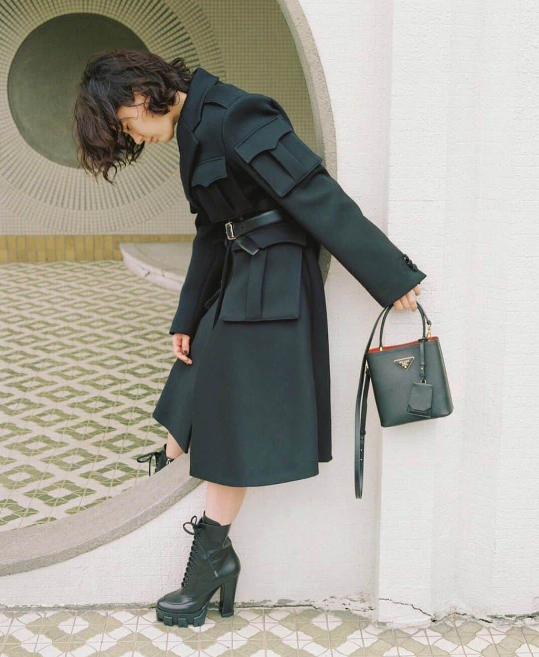 水川あさみさんのインスタグラム写真 - (水川あさみInstagram)「the fashion post ...other cut. #thefashionpost #prada  https://fashionpost.jp/fashion/164418」6月16日 22時11分 - mizukawa_asami