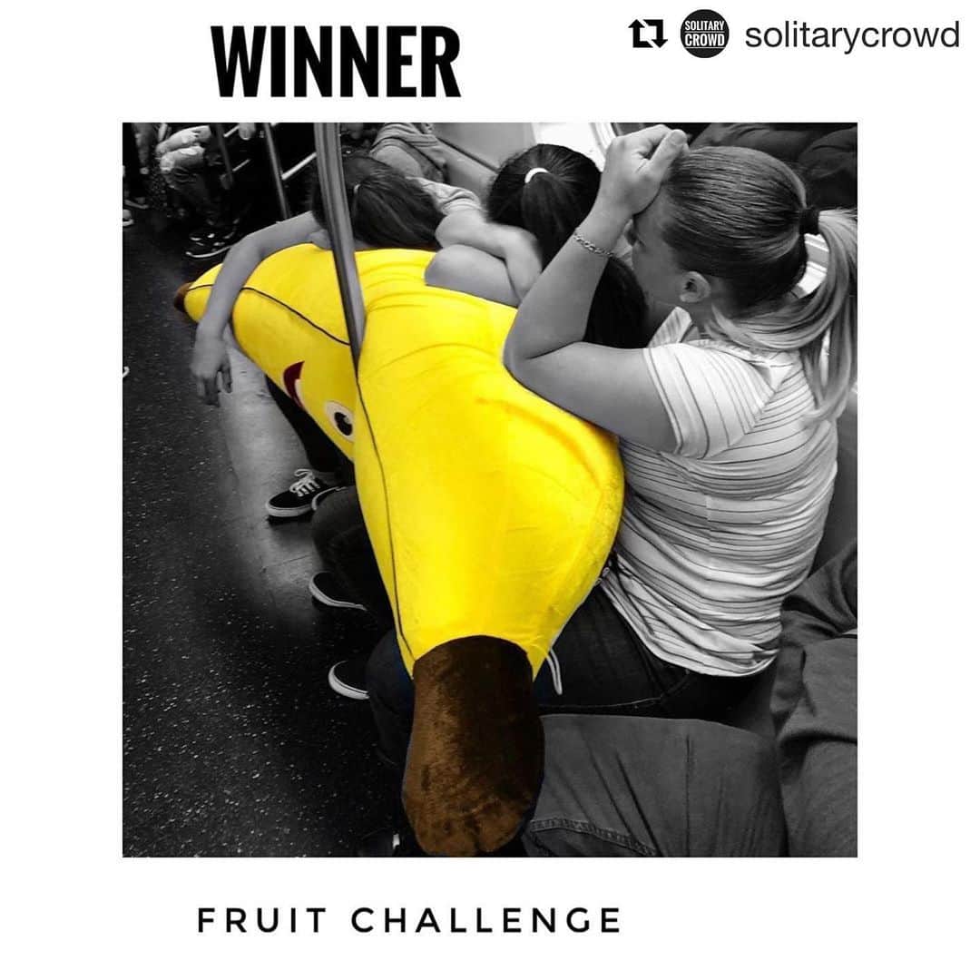 スコット・ローウェルさんのインスタグラム写真 - (スコット・ローウェルInstagram)「Thanks for this honor, @solitarycrowd! #Repost @solitarycrowd ・・・ This weeks winner is @scolo222 😍 Congrats to you! 👏🏻👏🏻👏🏻 Well done! Challenge „fruit"  Thanks a lot for shooting and sharing to all participants. 🔥The next Challenge runs from Monday on🔥  #bnw_life #bnw_captures #subwaystories #subwaypeople #subway #bnw_one #bnw_lover  #subwayphotography #bnw_demand #metro #bnw_fabulous  #wp_bnw #whim_bw #bnw_drama  #shared_bnw_moments #pocket_bnw #ig_photostars_bw  #friendsinbnw #blackandwhiteonly #Streetphotography_bw #Streetphoto_bw  #commuters  #bnw_society  #peopleontrains  #candidphotography  #show_us_bw #banana  #bananasundae」6月16日 22時12分 - scolo222