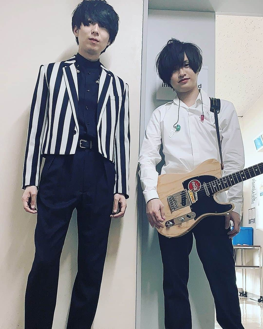 川谷絵音さんのインスタグラム写真 - (川谷絵音Instagram)「indigo la Endツアーファイナルでした。追加公演もよろしく。 #9年一緒にいるギタリスト #今日は念願の全身celineでした」6月16日 22時23分 - indigolaend