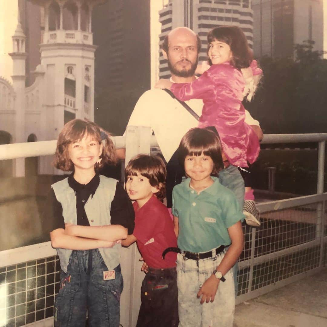 Jacqueline Fernandezさんのインスタグラム写真 - (Jacqueline FernandezInstagram)「Dad 💝 we were always the happiest kids 🙏🏻 thank you!」6月16日 22時19分 - jacquelienefernandez