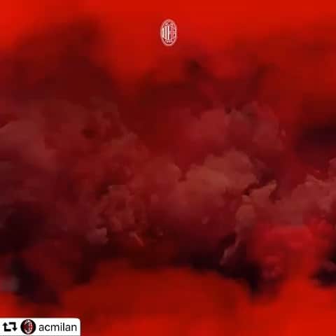 アディル・ラミのインスタグラム：「#memory #score  @acmilan ⚽️🚀 😎 ...」