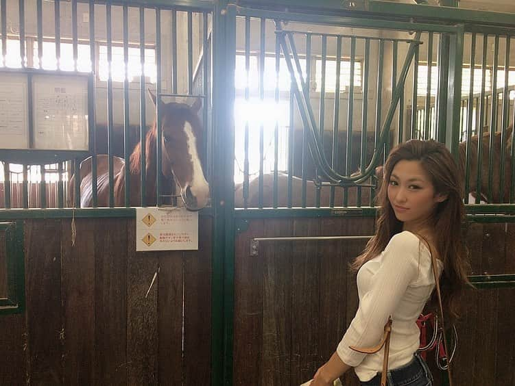 鳳ゆまさんのインスタグラム写真 - (鳳ゆまInstagram)「. 時差更新 #ホーストレッキング 🐴 レッスン後そのまま森の中で乗馬できてスピーディー🙆‍♀️ #三木ホースランドパーク  #乗馬 #森林浴」6月16日 22時50分 - yumangerion06