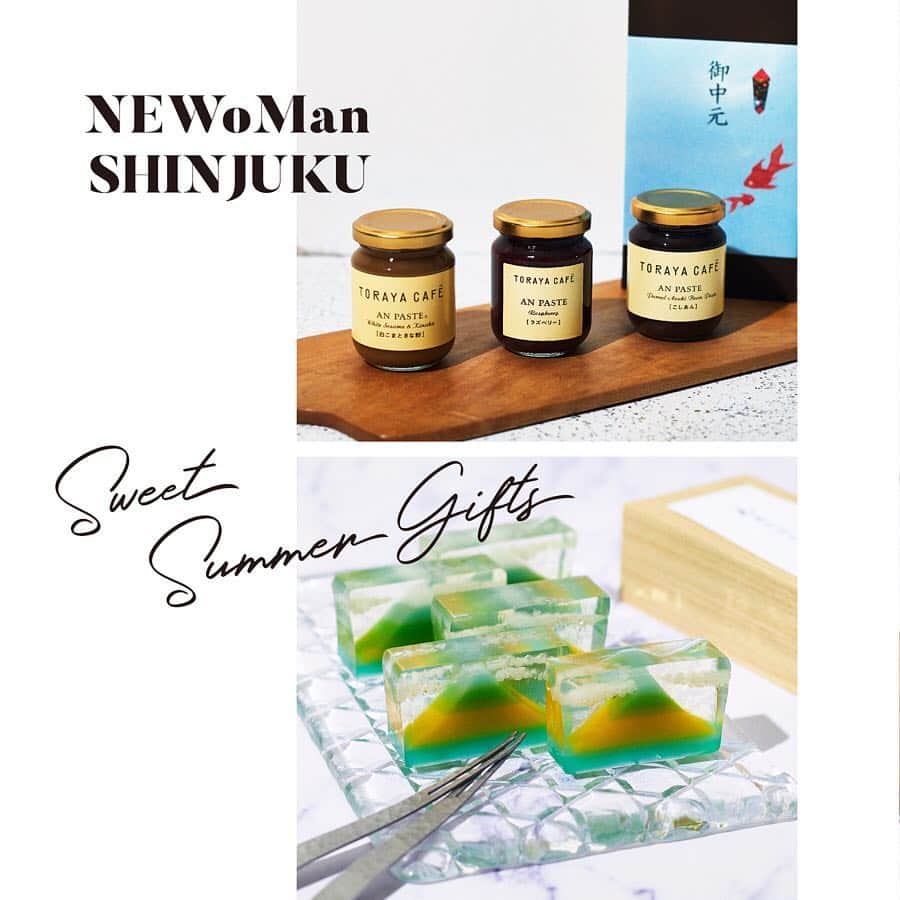 のインスタグラム：「［SWEET SUMMER GIFTS］ . [2枚目] 白ごまときな粉、季節限定のラズベリー、こしあんのあんペーストを詰合せました。アイスやヨーグルトにのせて、夏らしい味わいに。 . TORAYA CAFÉ・AN STAND　2F エキソト #あんペースト詰合せ　¥2,450 ＋tax ※7月5日発売予定 . [3枚目] 富士山の季節の移ろいを表現した羊羹。爽やかなレモン風味が口の中で広がります。風情あふれる美しい羊羹をこの夏の手土産に。 . 結　2F エキナカ #あまのはら 夏　¥1,600 ＋tax . #NEWoMan #結 #wagashi #TORAYACAFÉANSTAND #トラヤカフェ #トラヤカフェあんスタンド #羊羹  #お菓子 #おやつ #手土産 #sweets #3時のおやつ #サマーギフト #summergift #あんこ #あんこ好き #summersweets #gift #tokyo #shinjuku #ニュウマン #新宿 #instafood」