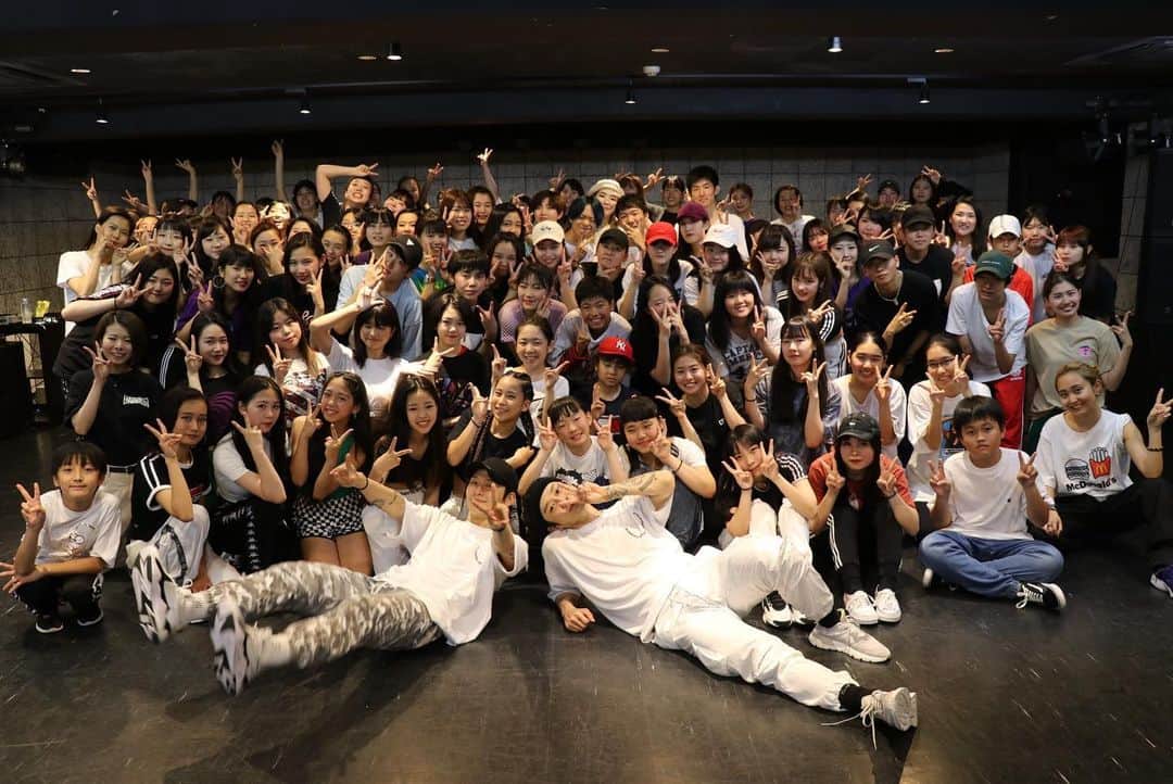 クォン・ヨンドンさんのインスタグラム写真 - (クォン・ヨンドンInstagram)「Thank u for coming in Osaka workshop🔊 愛していますよ💕 #kwontwins #OSAKA」6月16日 22時56分 - _______youngmoney