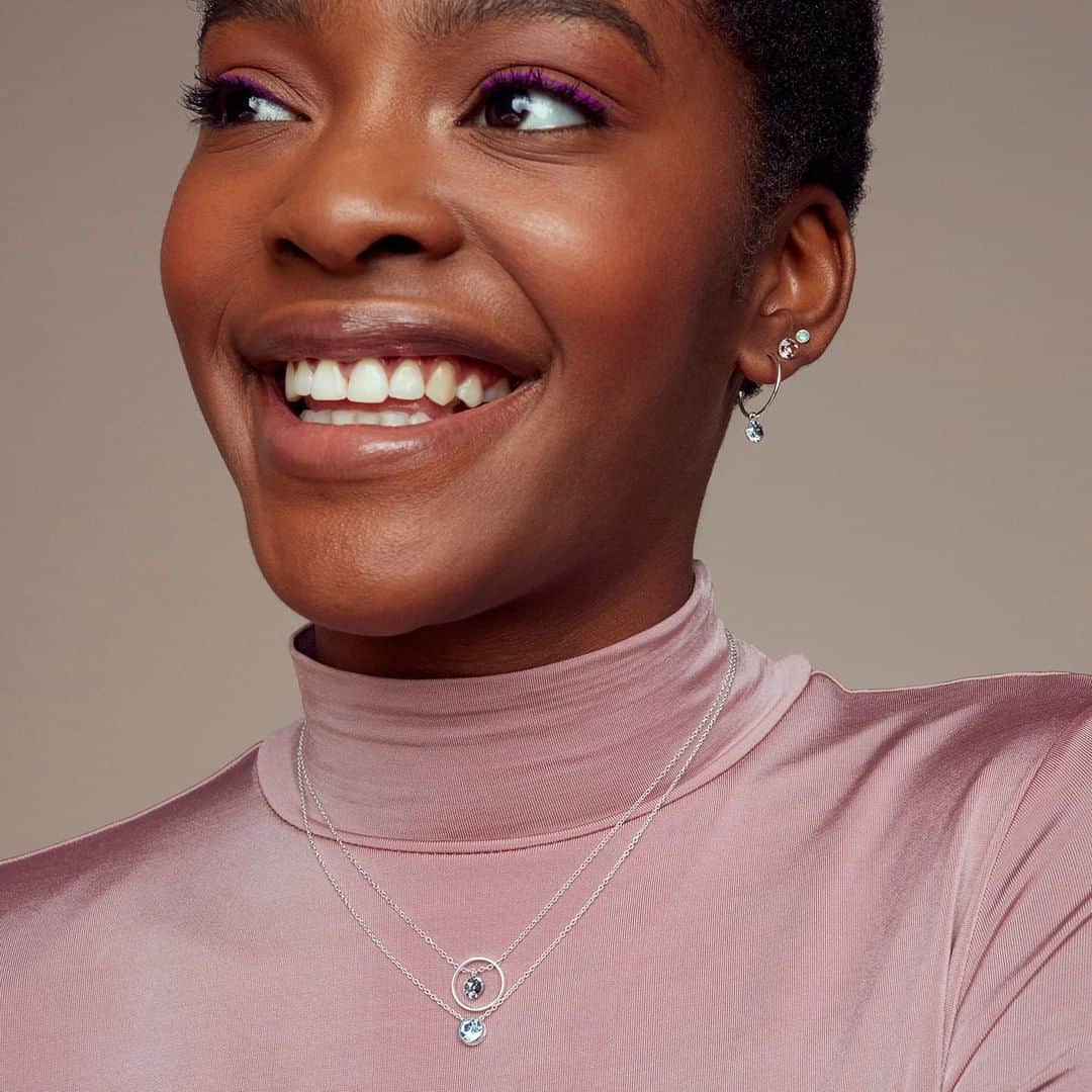 アクセサライズのインスタグラム：「Sparkle from day to night with stunning jewels, as seen in the latest Sterling Silver Collection. From classic shapes to eye-catching gems, our pieces guarantee the feel-good factor.  Tap the link in the bio to shop now. #Accessorize #Accessorizer」