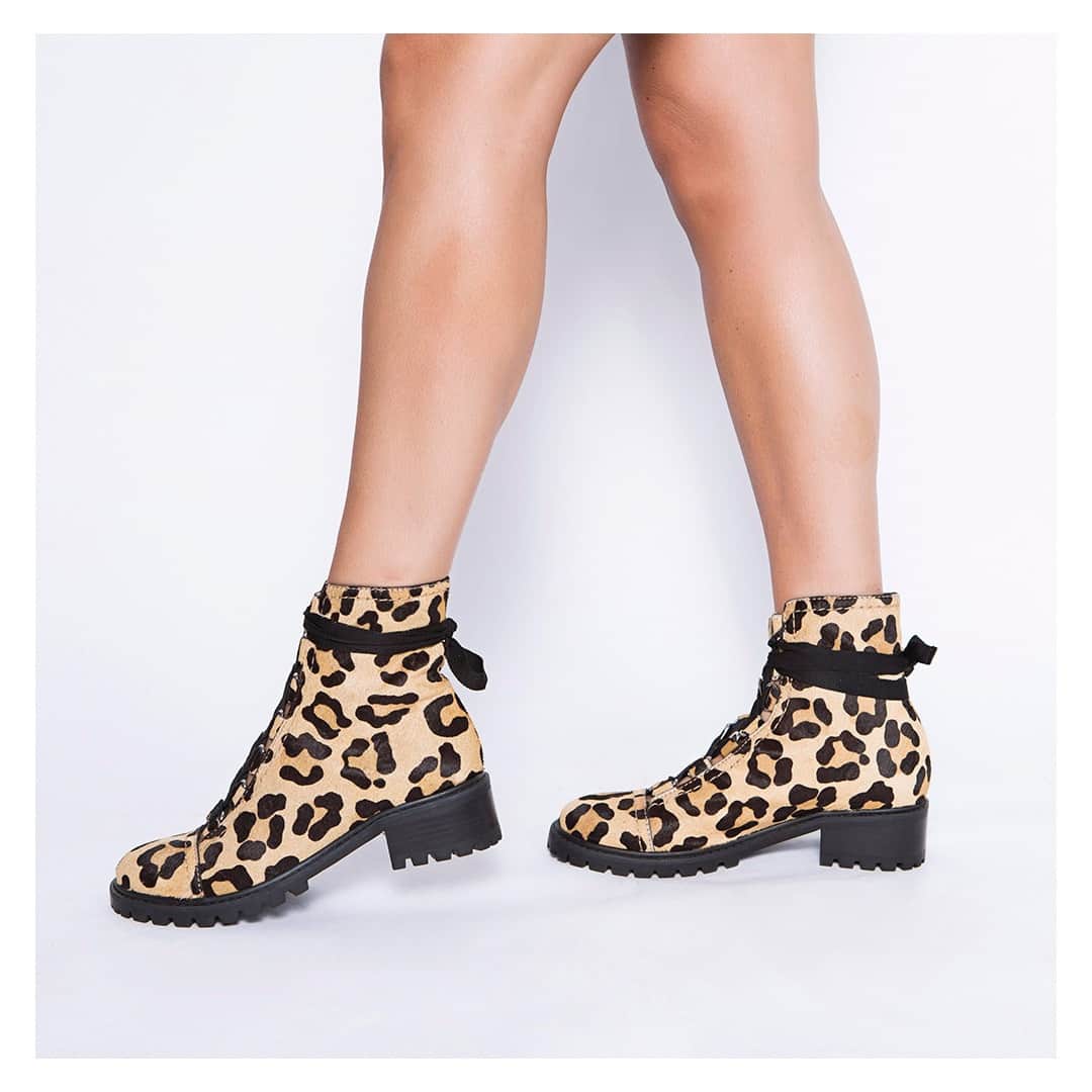 Schutzのインスタグラム：「Let's start a wild Sunday 🐯⚡」