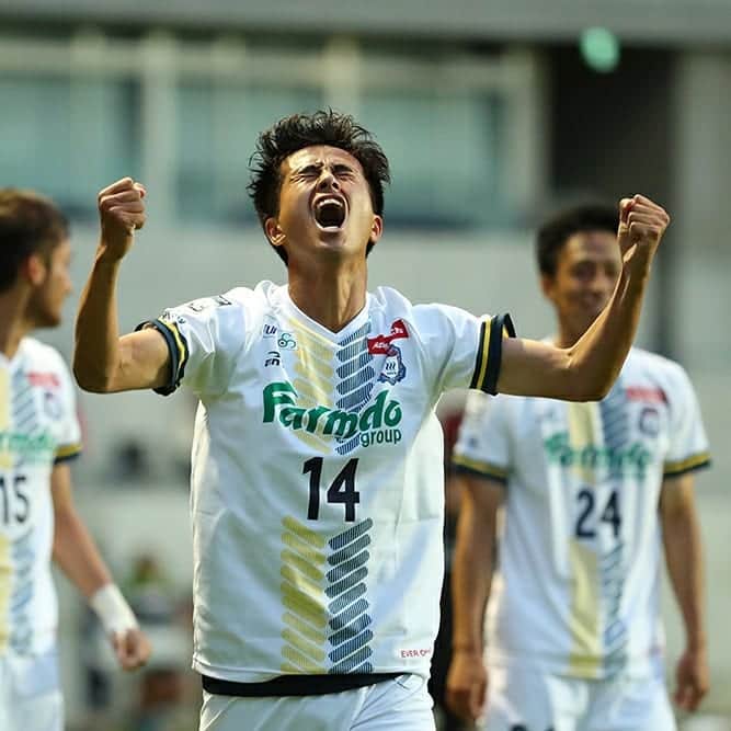 のインスタグラム：「. 【Jリーグ初GOAL⚽✨】 . 本日の後半終了間際、94分に劇的ゴールを決め、勝利に導いたのは #田中稔也 選手！ . 自身のJリーグ初ゴール、そして勝利！！ . . #ザスパクサツ群馬 #thespa #jleague #goal #ゴール #win #HERO #鹿島アントラーズ #群馬県出身 #沼田市」
