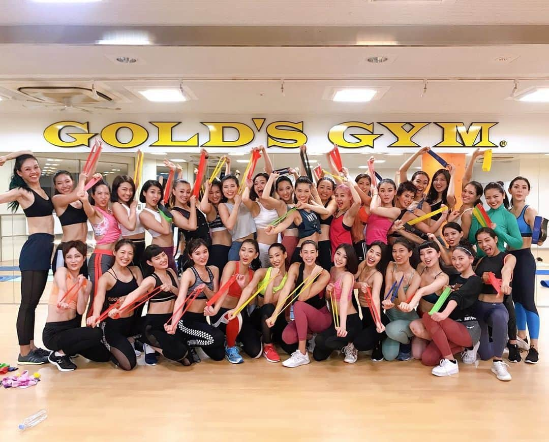 エミ・レナータさんのインスタグラム写真 - (エミ・レナータInstagram)「今日は@missuniversejapan トレーニング👑🏆 。 Today we had the first @missuniversejapan training! I’m so proud of these amazing girls! ❤️👏 。 #missuniversejapan #emirenatafitness  #トレーニング #フィットネス  #エミレナータバンドトレーニング #エミレナータフィットネス #emirenata #emitime #emirenatafitness」6月16日 23時12分 - emi_renata