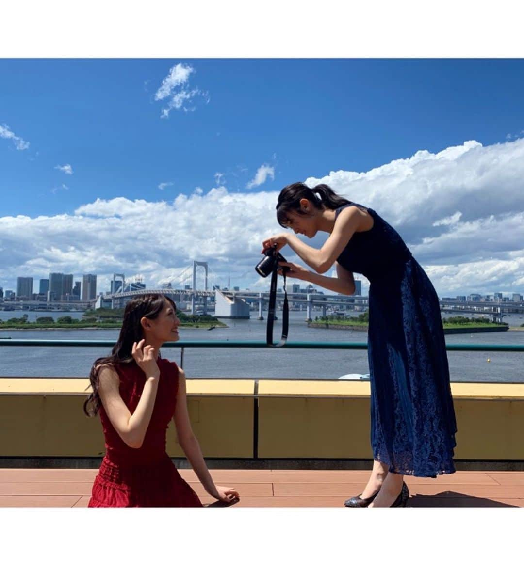 秋本帆華さんのインスタグラム写真 - (秋本帆華Instagram)「. 天気も景色も最高♪ 素敵な衣装を身に纏って👗👠 なんだか成功女子っぽい？笑  #teamshachi #失敗女子 #お台場」6月16日 23時19分 - honoka_akimoto_official