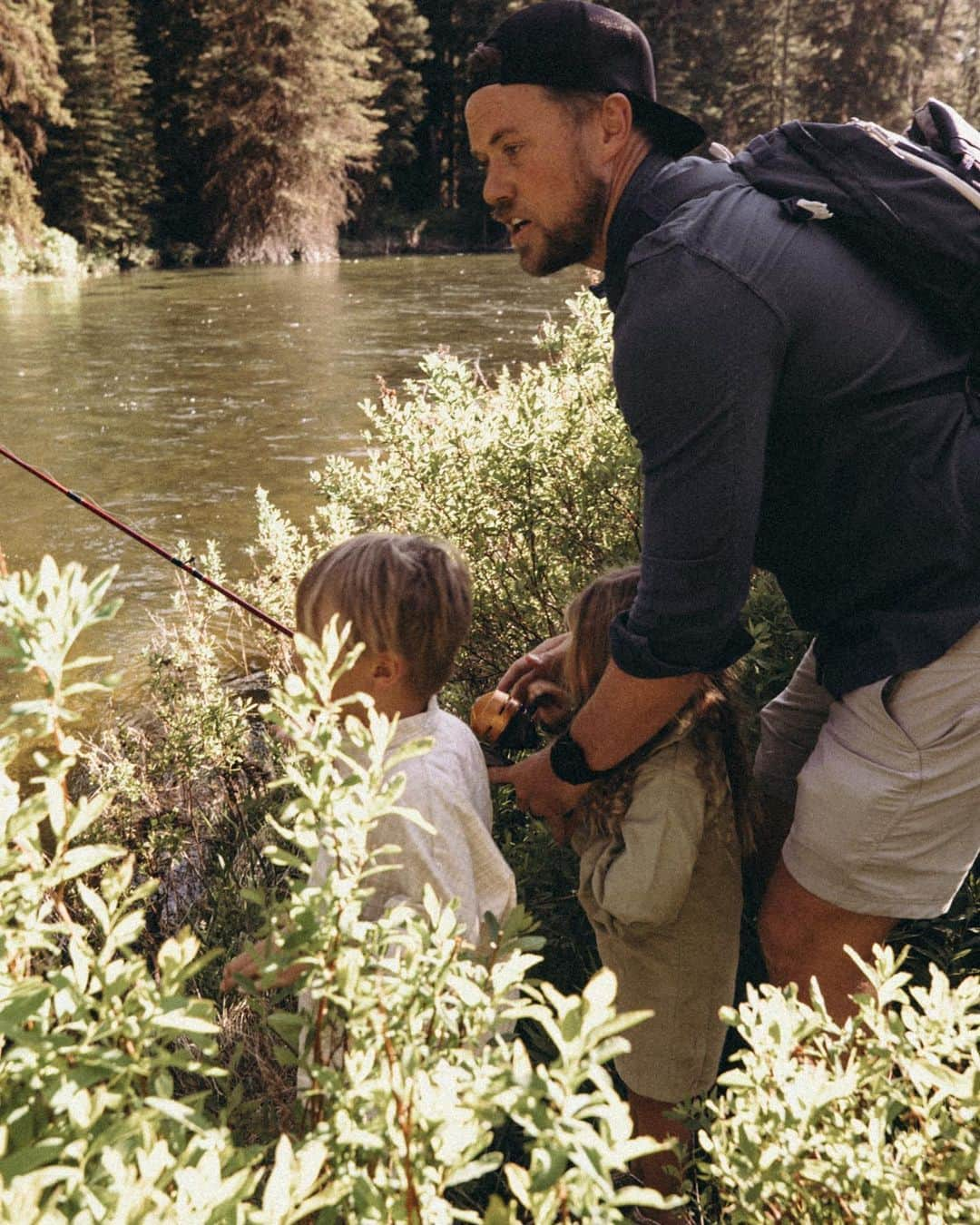 Amber Fillerup Clarkさんのインスタグラム写真 - (Amber Fillerup ClarkInstagram)「Thank you for the love and patience you give our kids! I love watching you teach our kids new things, from fishing, rock climbing, cooking, yard work, how to write - whatever it is you do it with love and patience and it’s so fun to watch 🥰they are so lucky to have you!!!! @davidavidavid Happy Father’s Day!!!!」6月16日 23時22分 - amberfillerup