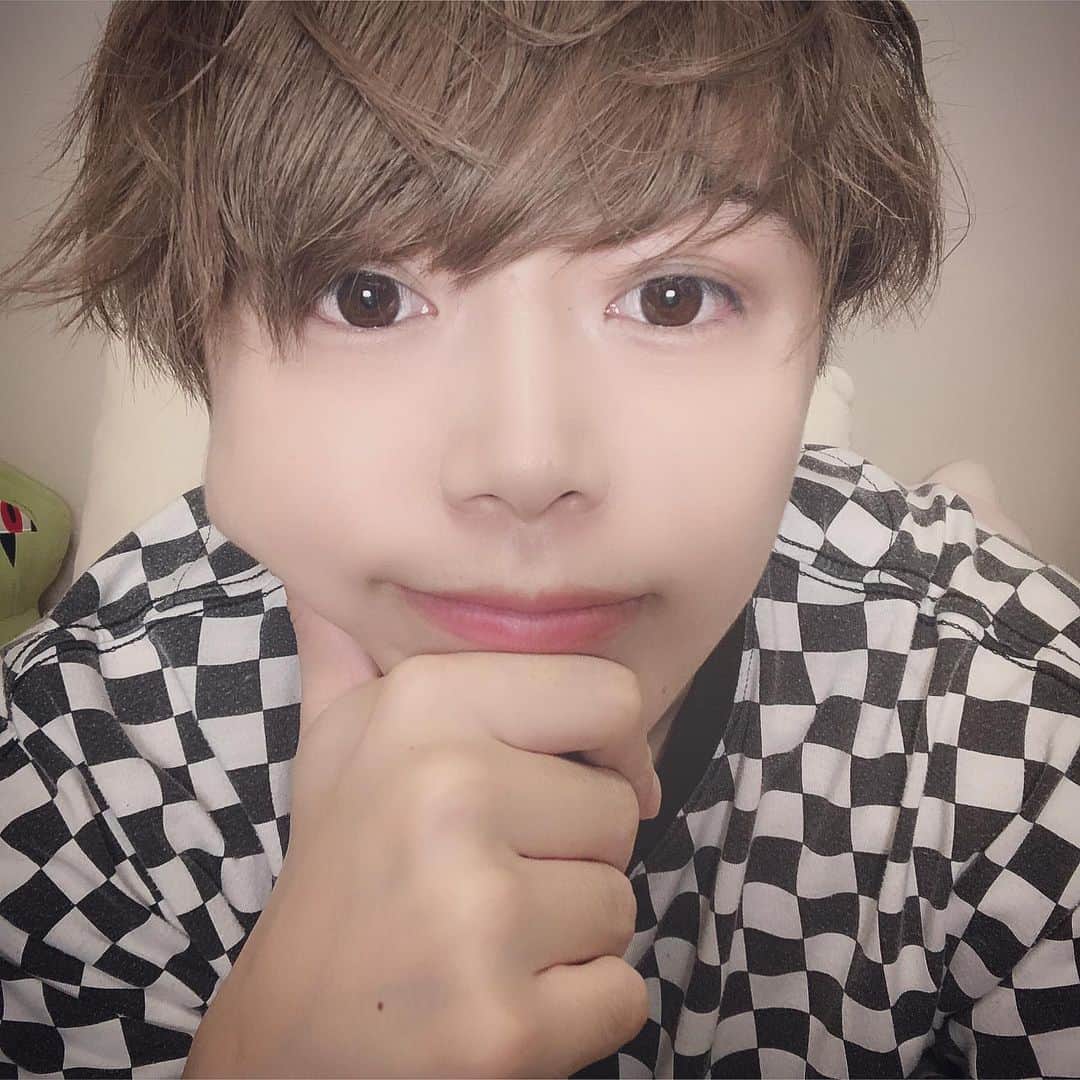 のインスタグラム：「おやすみなさい😴」