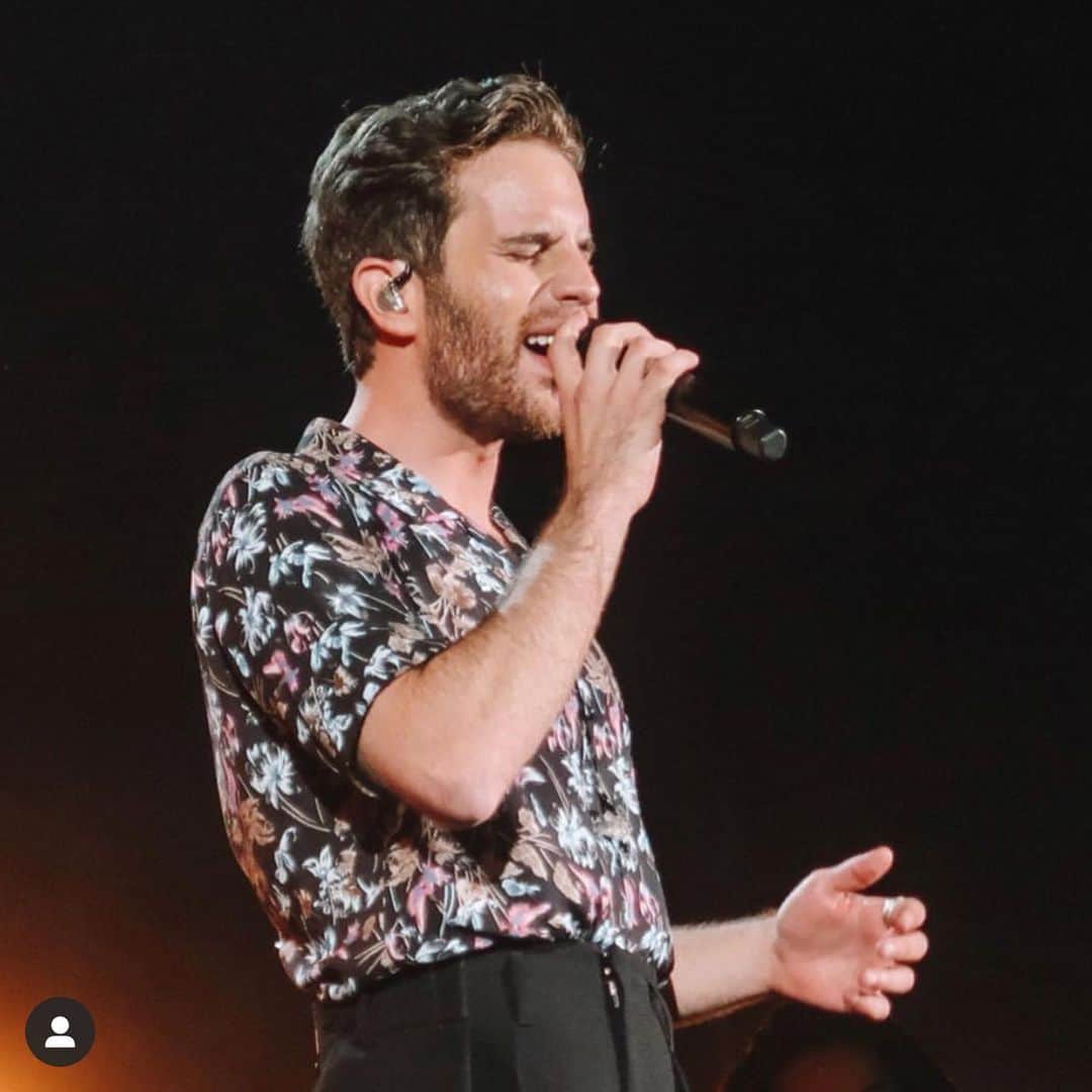 ベン・プラットのインスタグラム：「me at my beautiful concert in london」