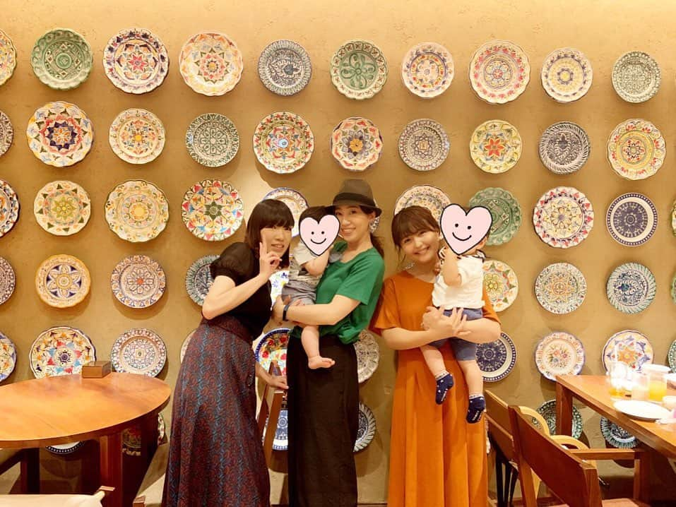 野中藍さんのインスタグラム写真 - (野中藍Instagram)「** みちさんとまりちゃんにサプライズでお誕生日をお祝いしてもらいました！！✨✨ びっくり嬉しかったです😭 ずっと前に予定たててたのでまさかまさかでした😳💓 お肉が美味しくてたくさんいただいちゃいました…😋 まりちゃんも元気そうだったし、みちさんとみちさんとこの息子くんにも久々に会えたし、とっても充実した日曜日でした♪ プレゼント大切にします🎁 ・ ・ #お誕生日お祝い #happybirthdaylunch  #happy #yummy #美人2人に息子も笑顔です👶 #babyboy #1歳 #1y #東京子連れランチ #新宿子連れランチ」6月16日 23時45分 - ai_nonaka