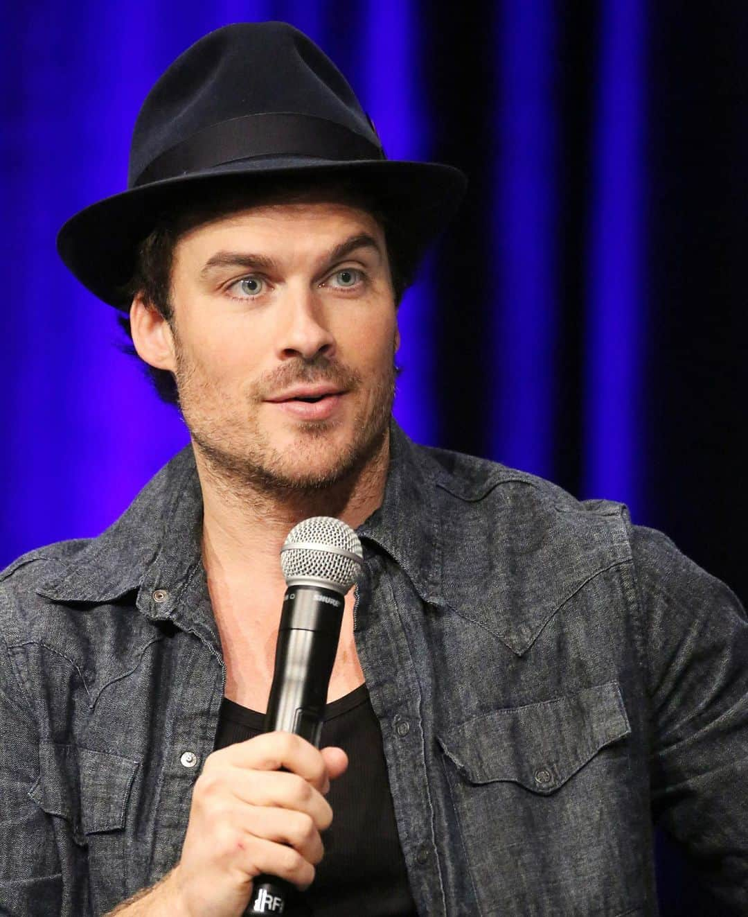 Just Jaredさんのインスタグラム写真 - (Just JaredInstagram)「@iansomerhalder stops by Wizarding World Comic-Con in Philadelphia for a chat with fans! #IanSomerhalder Photos: Instar Images」6月16日 23時47分 - justjared