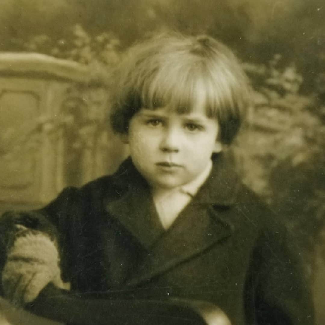 ジョニー・リー・ミラーさんのインスタグラム写真 - (ジョニー・リー・ミラーInstagram)「My Dad in 1928 aged three! Happy father's day.」6月16日 23時59分 - jonnylmiller