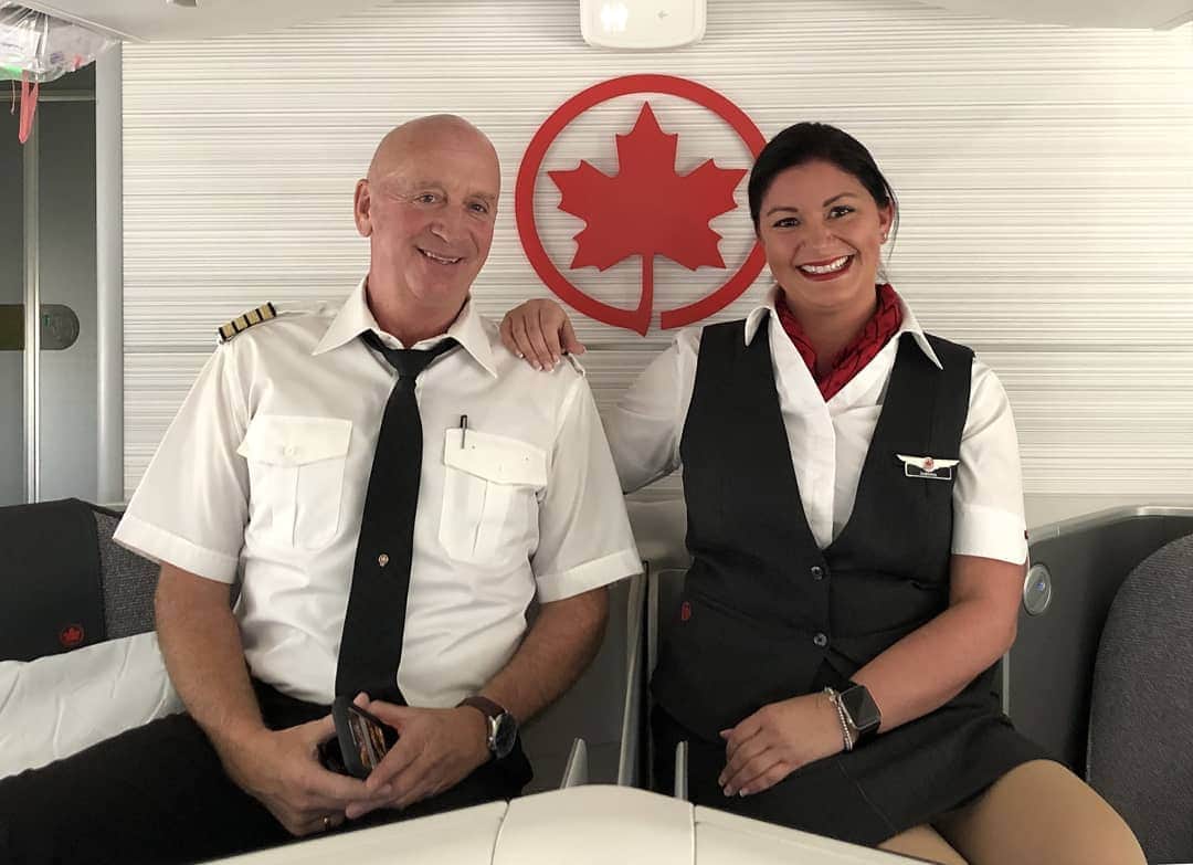 AIR CANADAさんのインスタグラム写真 - (AIR CANADAInstagram)「Air Canada Service Director Sabrina Francoeur recently shared a special moment with her father, Captain Bill Alexandre as they flew together for the very first time. To all the dads out there, Happy #FathersDay2019 . . Sabrina Francoeur, directrice de bord à Air Canada, a récemment partagé un moment précieux avec son père, le commandant Bill Alexandre, lorsqu’ils ont volé ensemble pour la toute première fois. À tous les papas, Joyeuse #fetedesperes2019」6月17日 0時00分 - aircanada