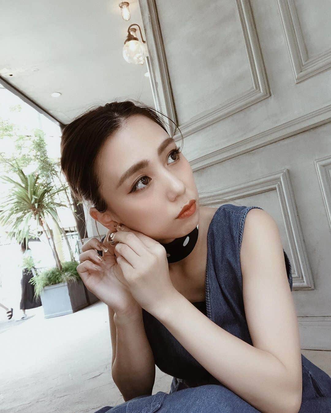 のインスタグラム：「. . 今週もあっとゆーまにおわり😪 アラジン観たかったけど満席で見れなかったから来週リベンジしようっと。🏰 . . #ACYM #ootd #outfit #coordinate #ワンピコーデ #デニムワンピース #大人カジュアルコーデ」