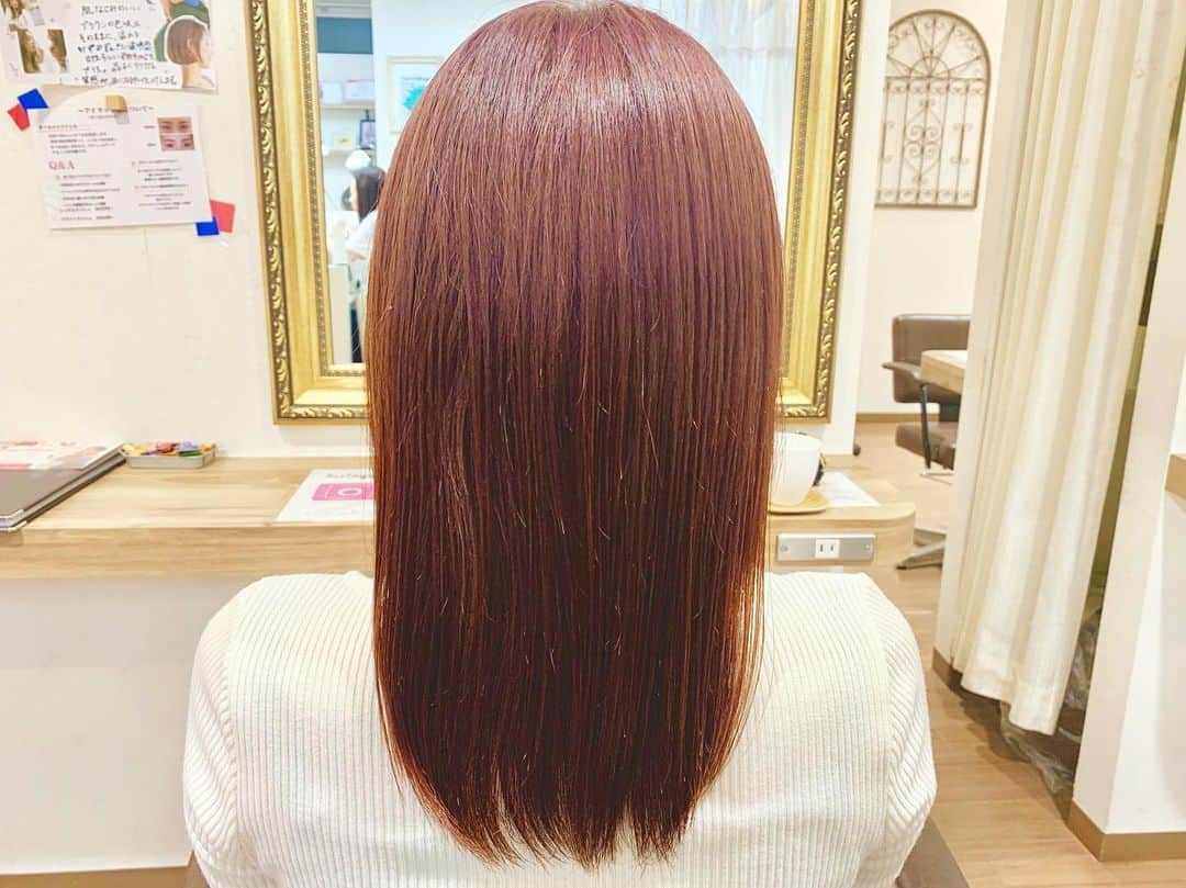 綾瀬麗奈さんのインスタグラム写真 - (綾瀬麗奈Instagram)「🙂💐 . . precious hair さんでメンテナンス🥰 今回はピンク系の色にして頂きました！ 光に当たると分かりやすいかな🧸🌸 髪の毛さらさら〜〜〜 トリートメント本当に良いのです🥺 順調に髪も伸びて、嬉しい〜😭 いつもありがとうございます。 . . . #プレシャスヘア #precioushair #プレシャスヘア名駅 #美容院 #hairsalon #名駅美容院 #名古屋駅美容院 #国際センター美容院 . #綾瀬麗奈 #アイドル #役者 #名古屋 #nagoya #名古屋観光文化交流特命大使 #御朱印ガール #トレーニング女子 #荒野行動女子 #りんご飴 #ディズニー #instalove」6月17日 0時06分 - ayasereina