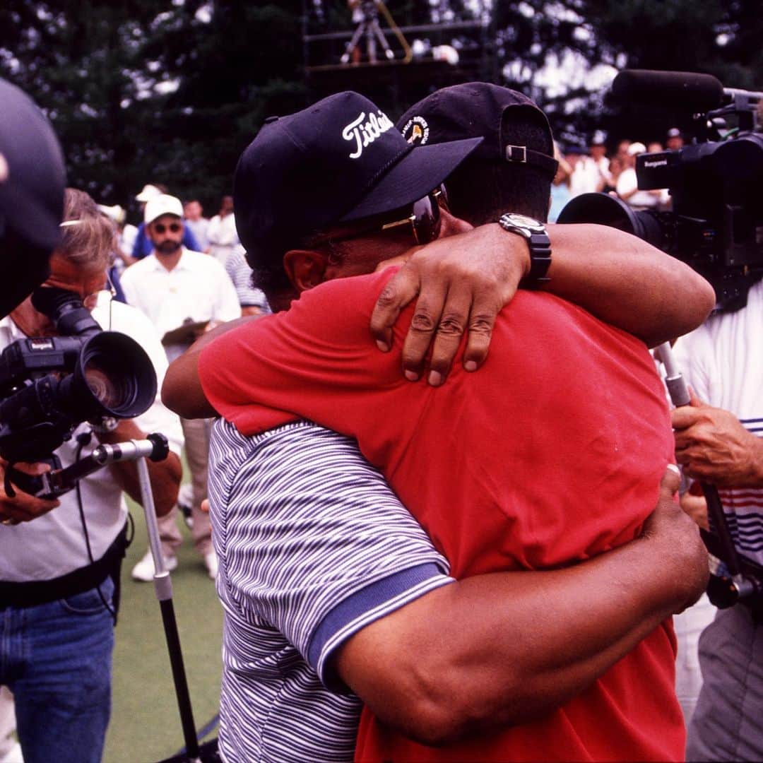タイガー・ウッズのインスタグラム：「Life came full circle for me this year. Happy Father’s Day Pops and to all Fathers. You’ve taught me so much about the game and how to be there for Sam and Charlie. We miss you.」