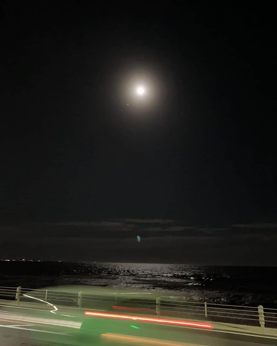 YOSHIROTTENさんのインスタグラム写真 - (YOSHIROTTENInstagram)「🌚 #月と木星のランデブー」6月17日 0時33分 - yoshirotten