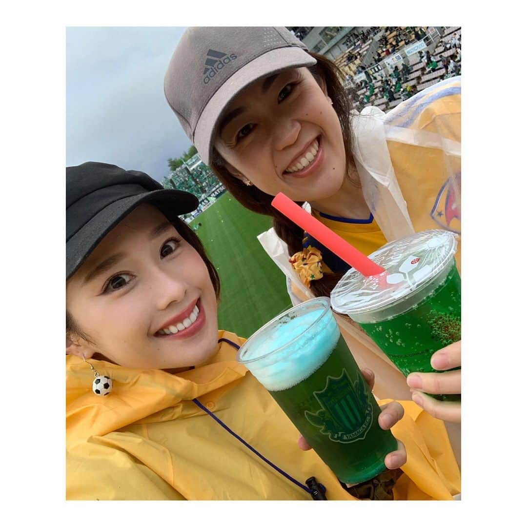 峰麻美さんのインスタグラム写真 - (峰麻美Instagram)「4年ぶりのアルウィン❗️ （厳密にはリオ五輪の壮行試合でも行ってるから3年ぶり）  4年前の雪辱を果たせて感無量です😭  最近試合後わたしも周りもみんな泣いてる気がする😭笑  本当に1勝の重みが例年以上のシーズンだ！  雨で大変だったけど、こういう行ってよかった❗️って試合があるから、やっぱり遠征はやめられないな🤣  #soccer #football #jleague #j1 #vegalta #yamaga #サッカー #jリーグ #ベガルタ仙台 #松本山雅fc #サッカー好き女子 #ベガサポ #beer #ilovebeer #beerstagram #ビール #ビール党 #ビール部 #ビアスタグラム #ビール女子 #ビール好き女子 #ビールクズ #クズ活 #山雅ビール #アウェイ沼 #居酒屋すたじあむ松本店」6月17日 0時38分 - asaaaaami.0702