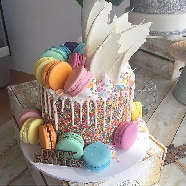 2.8 Milllon CAKESTERS!さんのインスタグラム写真 - (2.8 Milllon CAKESTERS!Instagram)「TAG a friend who would love this cake!⠀ .⠀ @deliciousbysara」6月17日 1時01分 - cakeguide