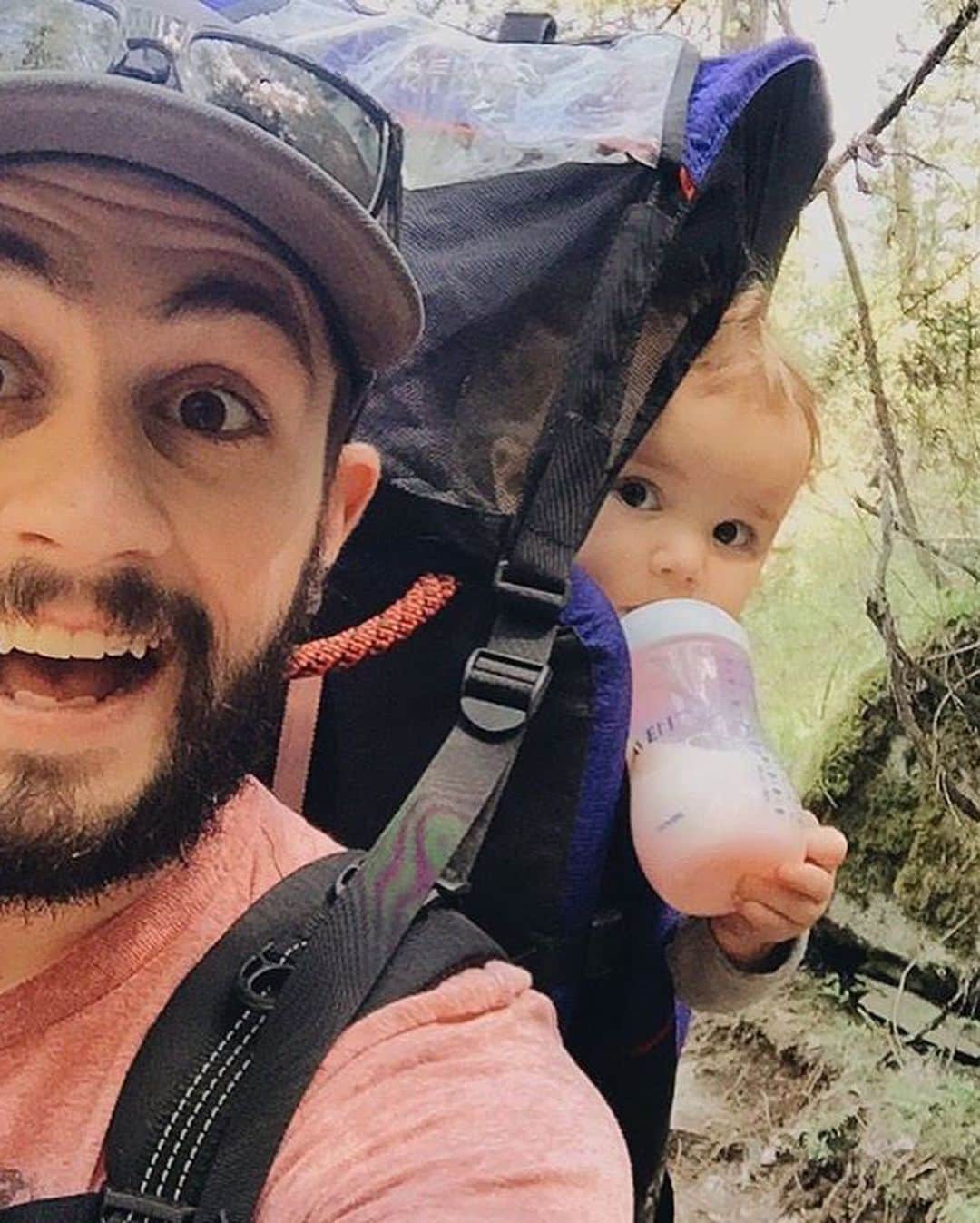 エディー・バウアーさんのインスタグラム写真 - (エディー・バウアーInstagram)「Happy Father’s Day to all of the adventure dads who inspire and lift us every day (especially with the dad jokes). Thank you for letting us be a part of your adventures. #LiveYourAdventure⁣ ⁣ Congrats to the winners of our 2019 #EBDadJokes Father’s Day contest; @vdhderek, @neilh7, @ayjoshkay, @saucyrossyy, @danimal_adams」6月17日 1時18分 - eddiebauer